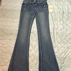 Austin Landing Flare Jeans